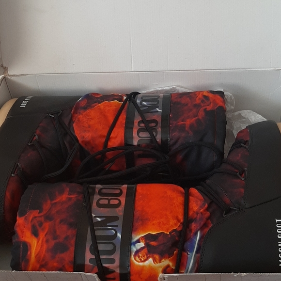 🔥Star wars Moon Boots Women (8)/ Kids(6) - Picture 3 of 10